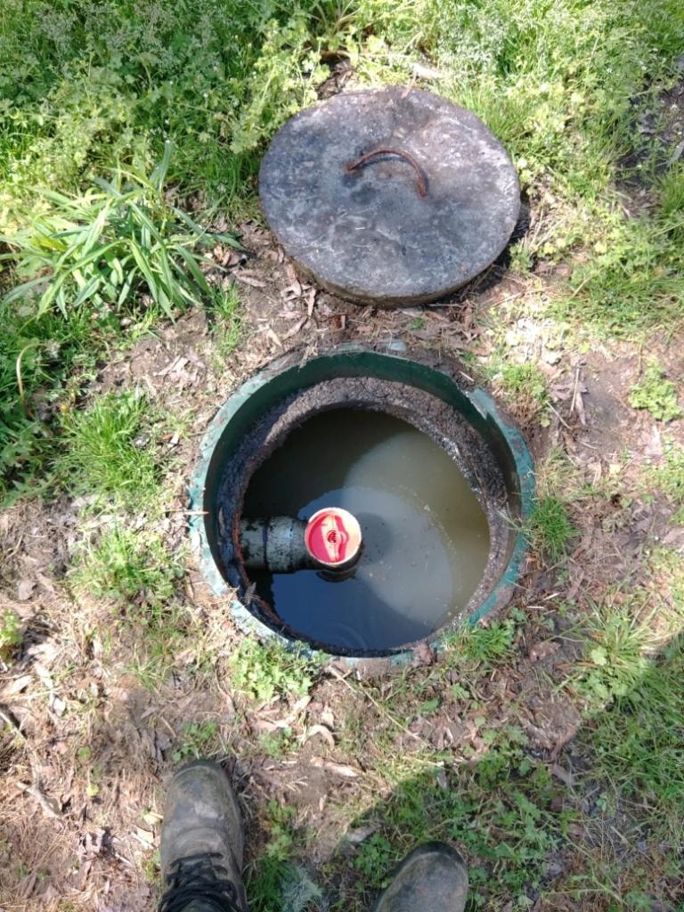 Water level after cleaning the filter. The water level here is back down to what is considered a normal level. Now water can flow through properly.